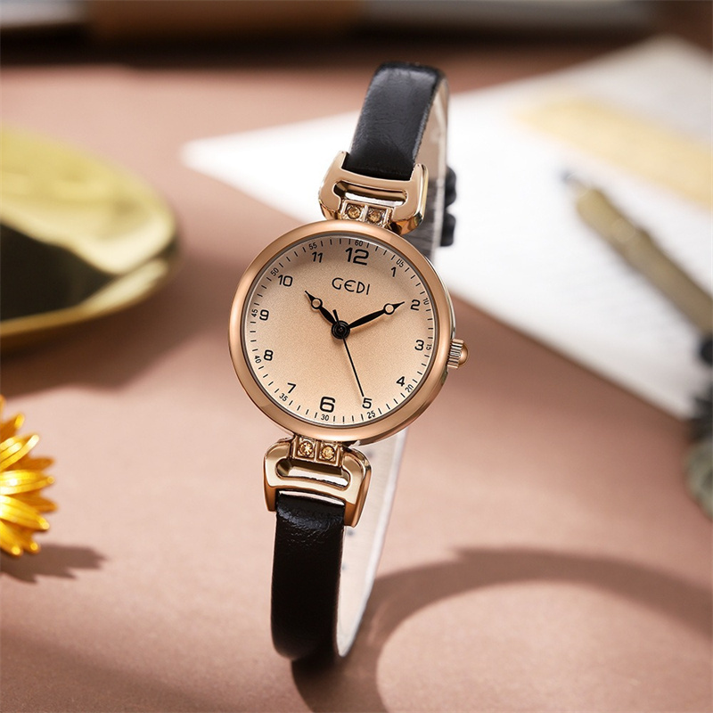 Vintage Fashion Old Money - Retro horloge met kleine ronde wijzerplaat